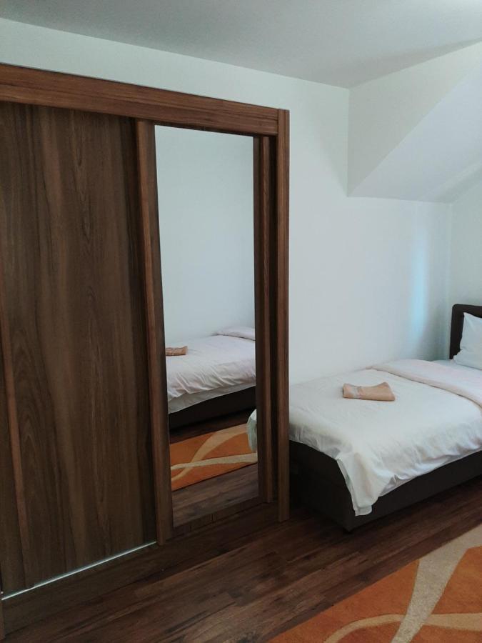Apartmani Mia Vuksanovic Cetinje Værelse billede