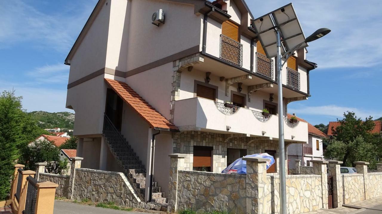 Apartmani Mia Vuksanovic Cetinje Værelse billede